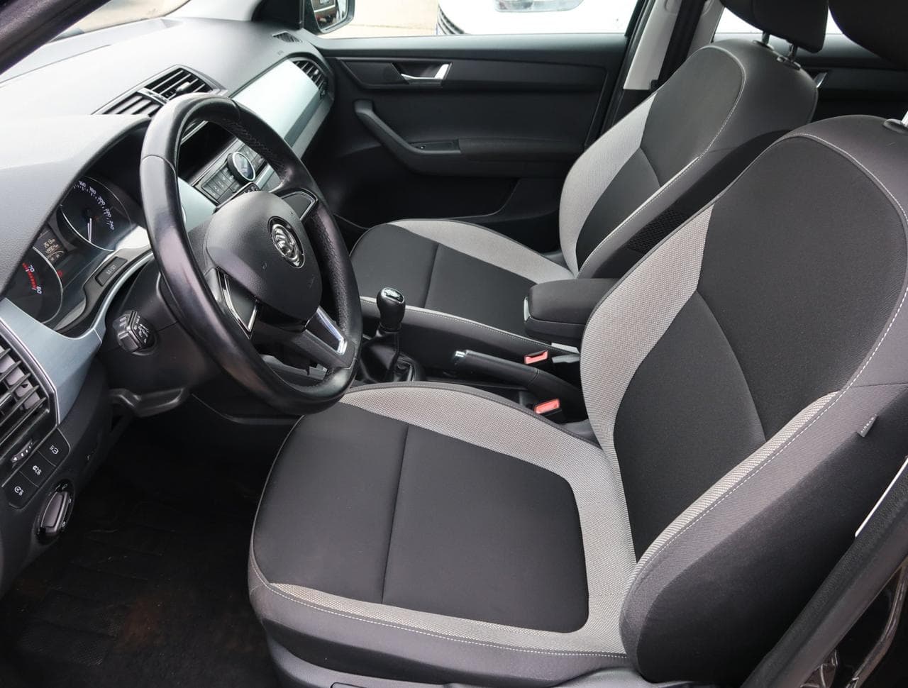 2017 Škoda FABIA - 16
