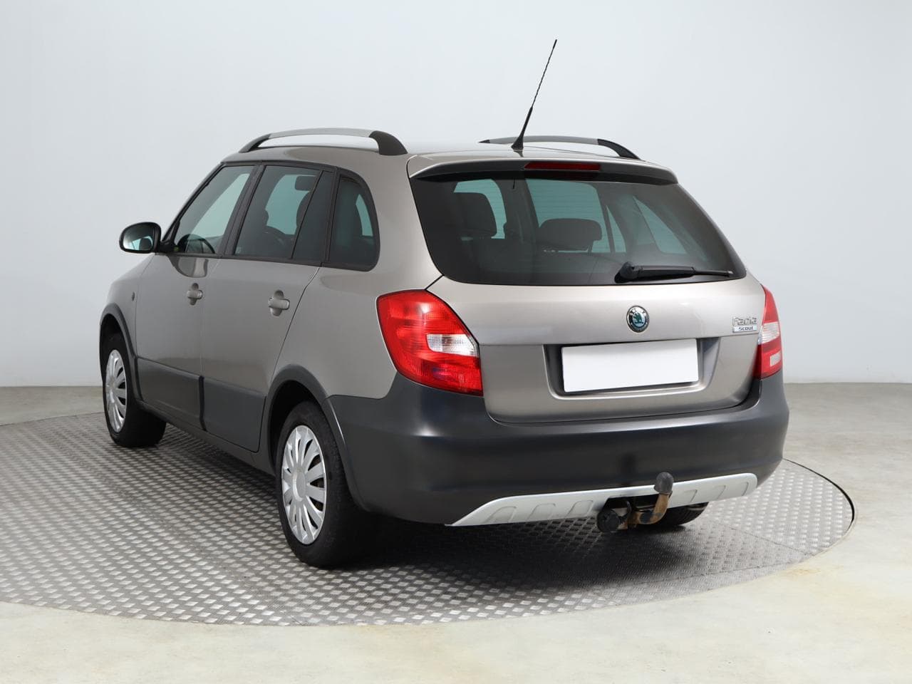 2010 Škoda FABIA - 5