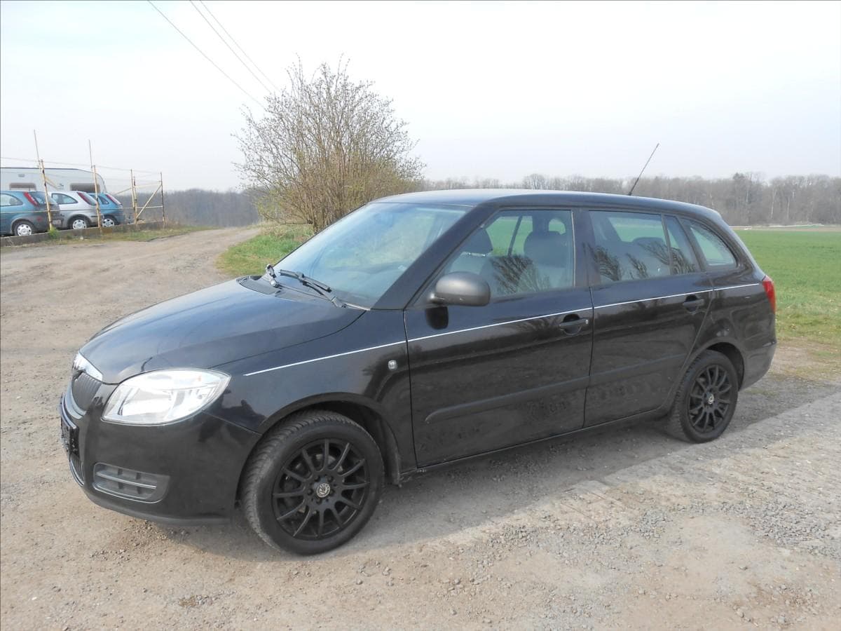 Škoda Fabia 1,4 16 V 63 kW KLIMA Serviska kombi