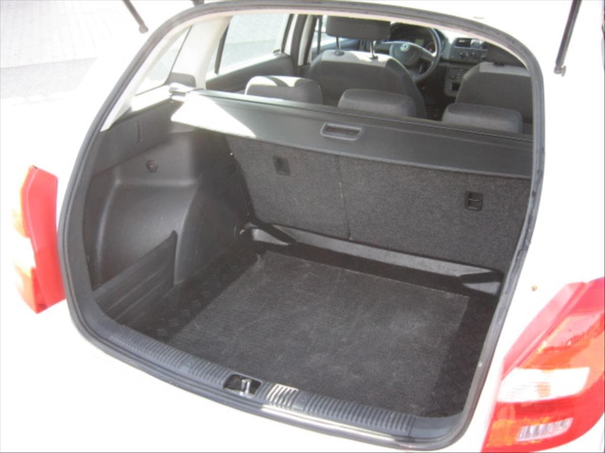 2011 Škoda FABIA - 9