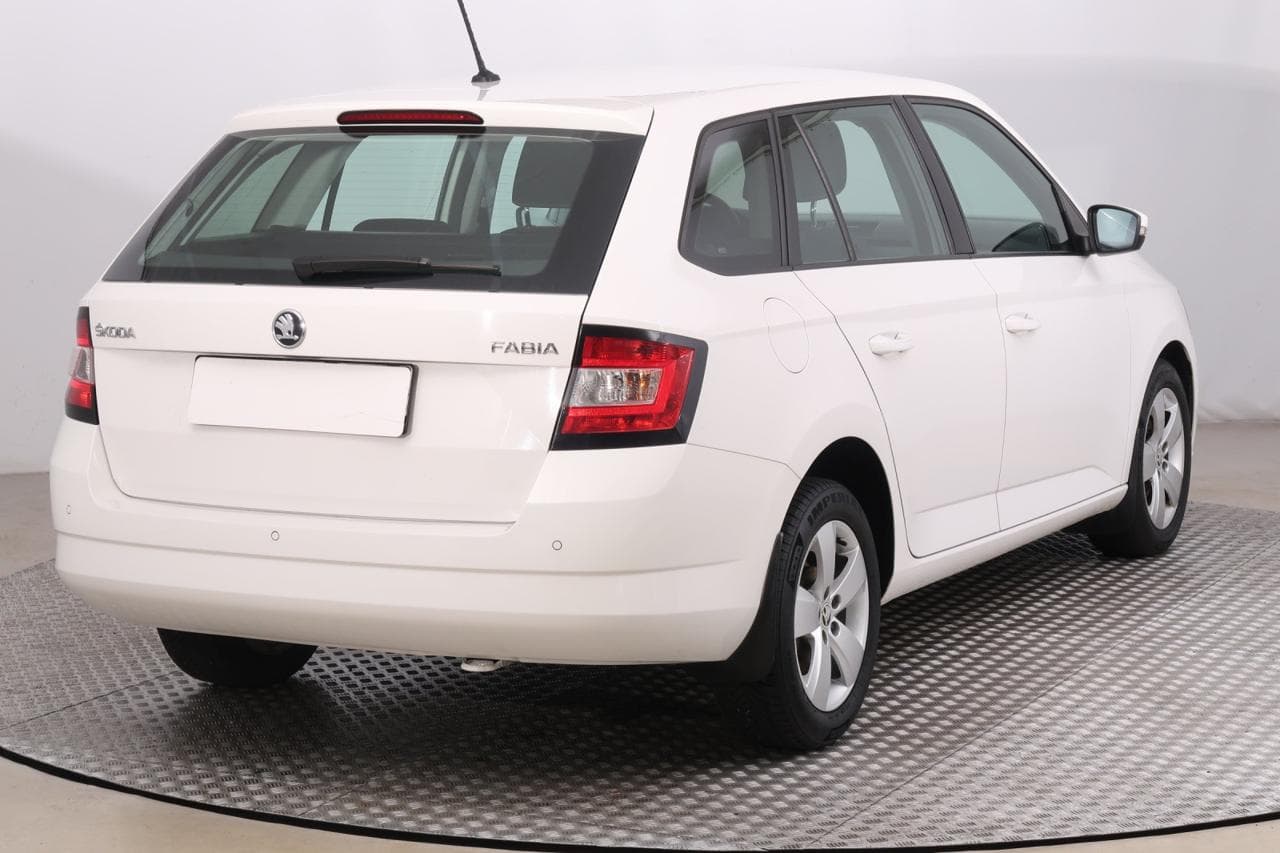 2015 Škoda FABIA - 12