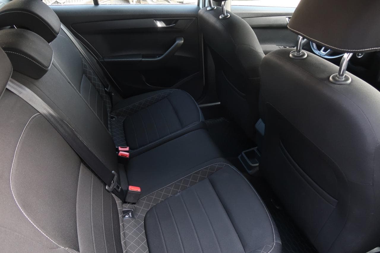 2015 Škoda FABIA - 24