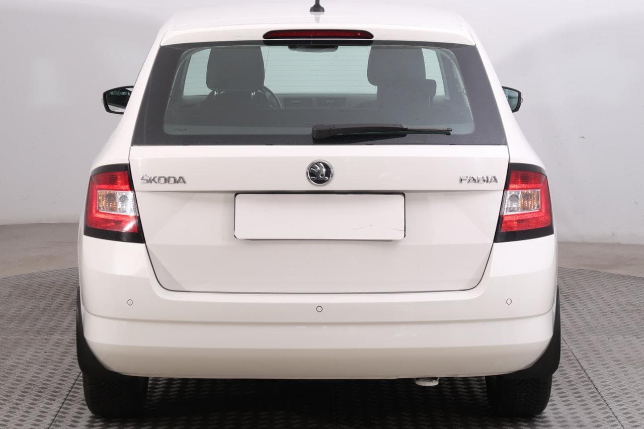 2015 Škoda FABIA - 10