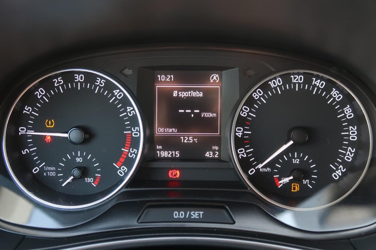 2015 Škoda FABIA - 32