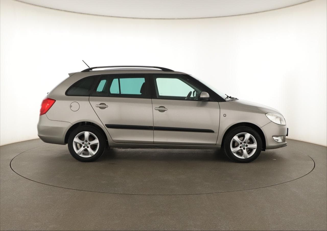 2014 Škoda FABIA - 14