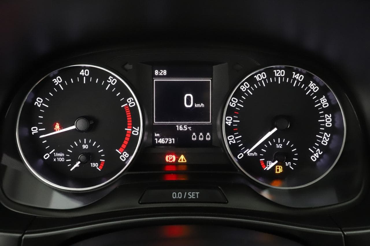 2015 Škoda FABIA - 25