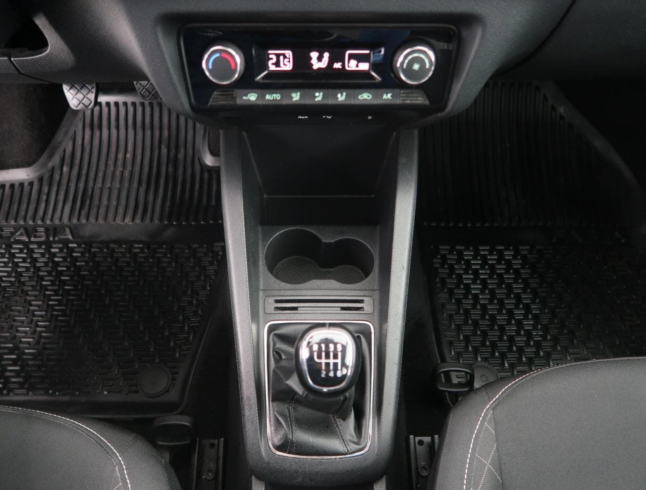 2017 Škoda FABIA - 31