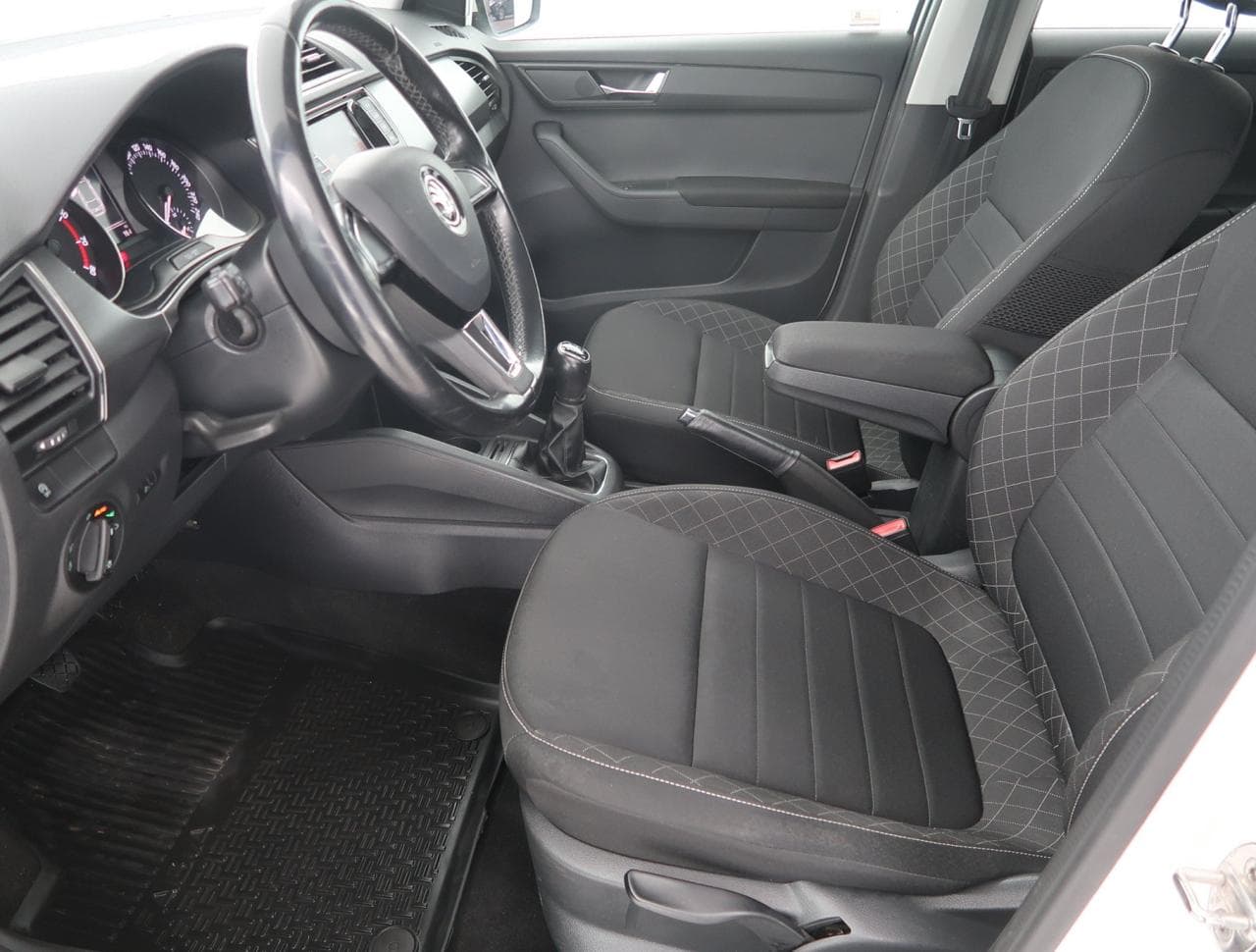 2017 Škoda FABIA - 25