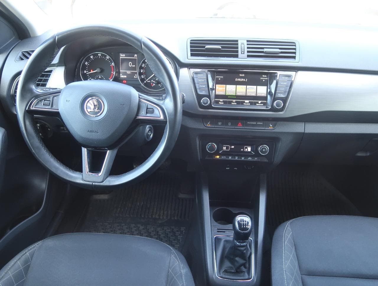 2015 Škoda FABIA - 10
