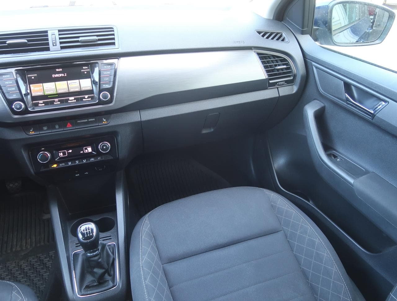 2015 Škoda FABIA - 11