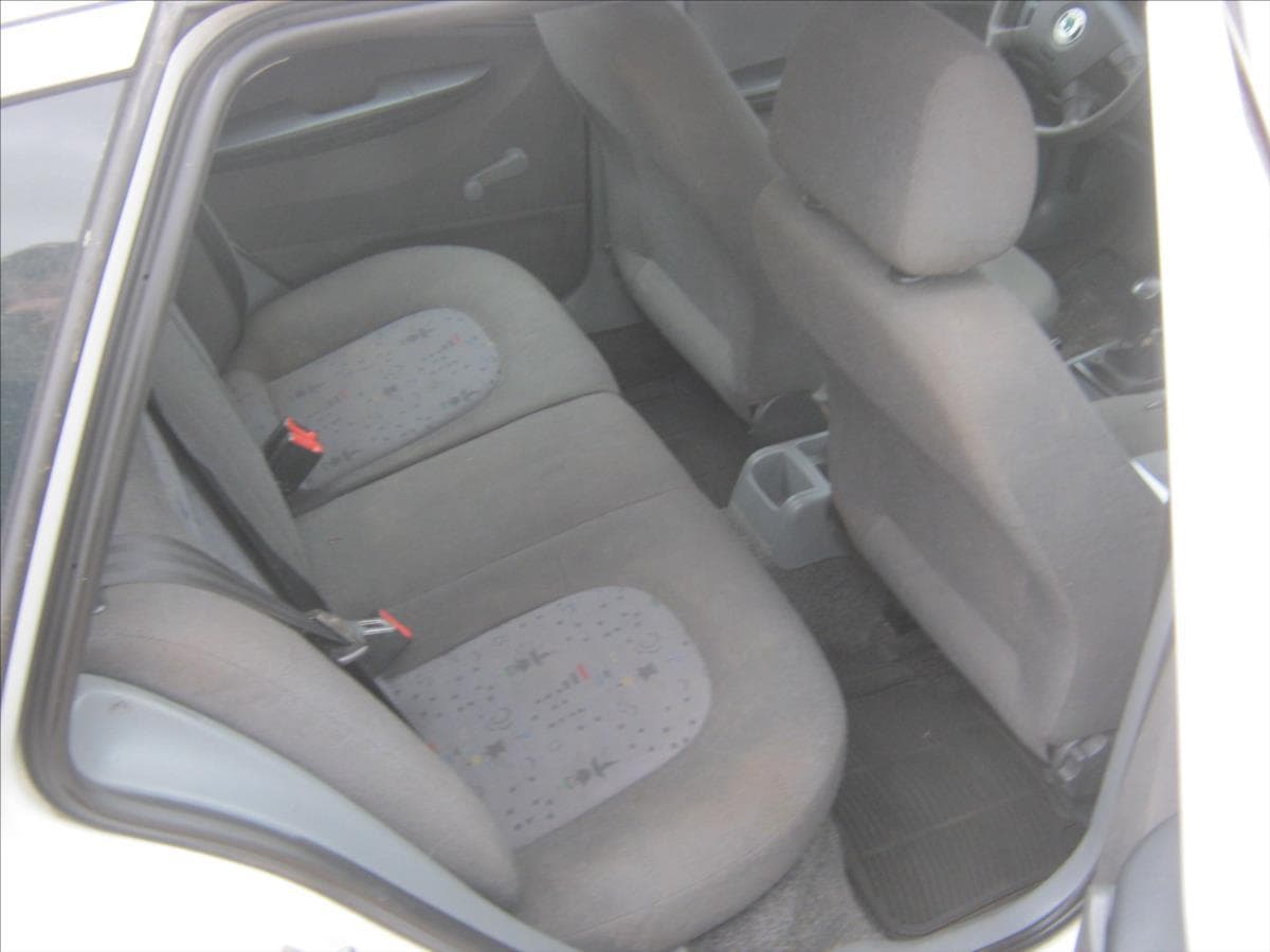 2004 Škoda FABIA - 13
