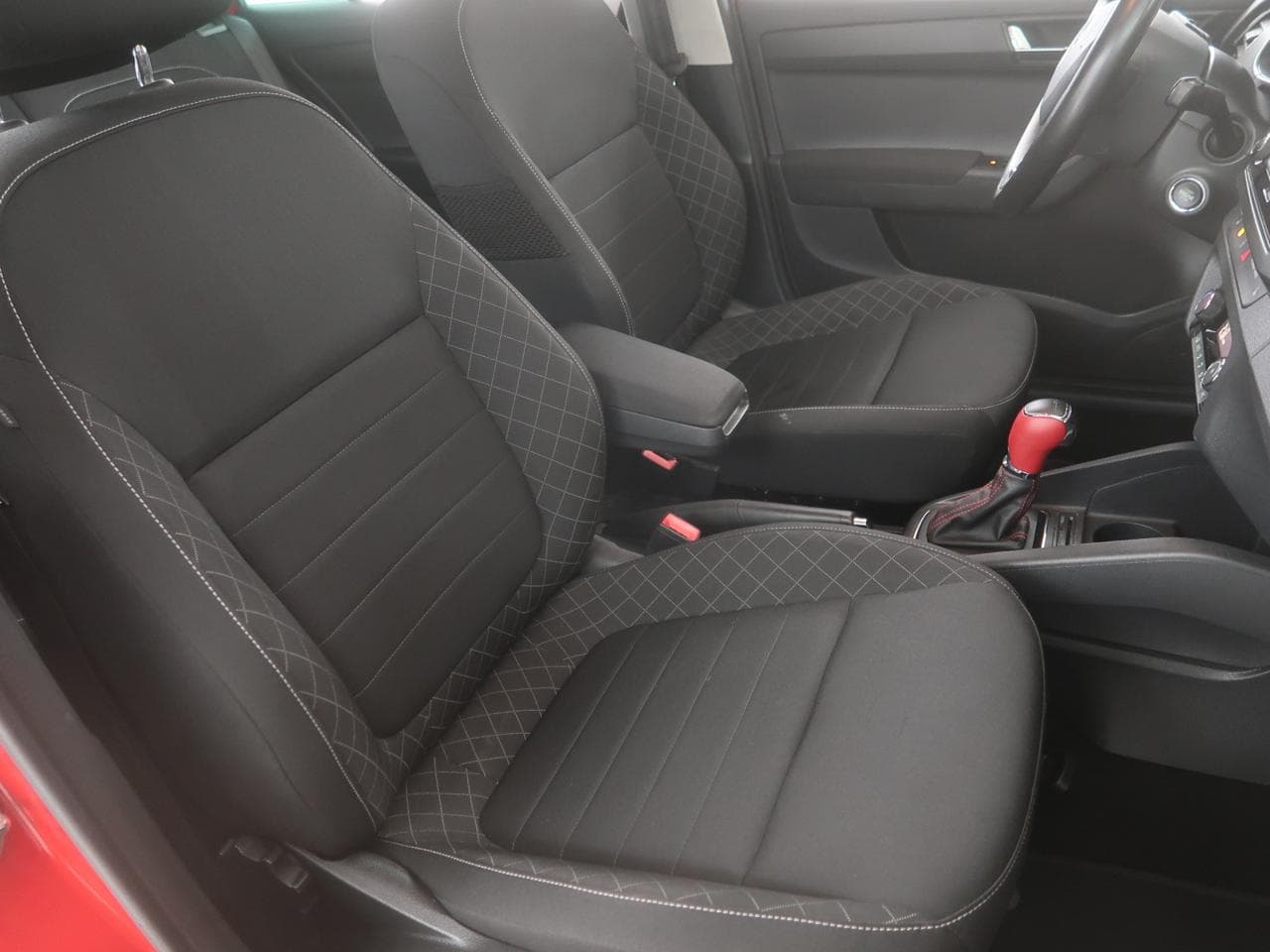 2015 Škoda FABIA - 12