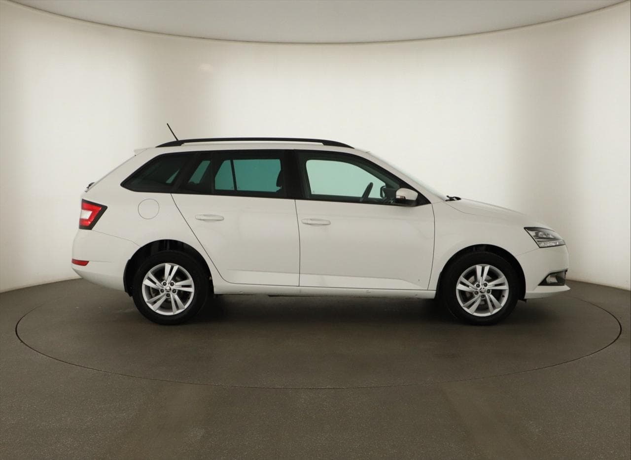 2022 Škoda FABIA - 8