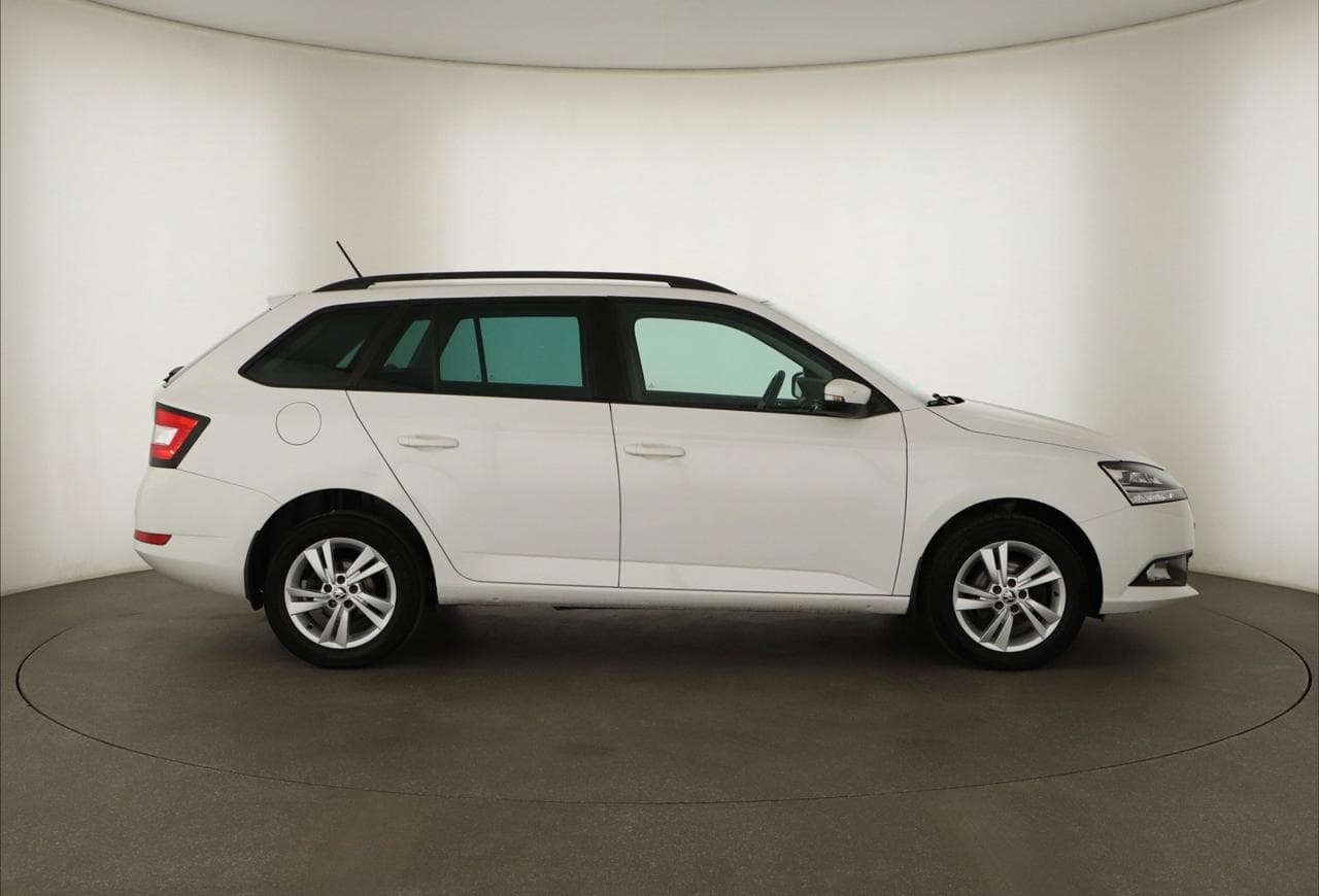 2022 Škoda FABIA - 8