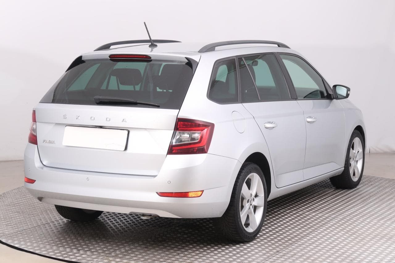 2021 Škoda FABIA - 7