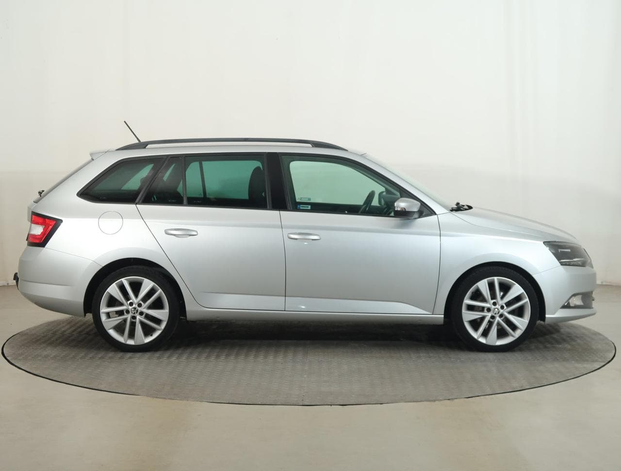 2016 Škoda FABIA - 8