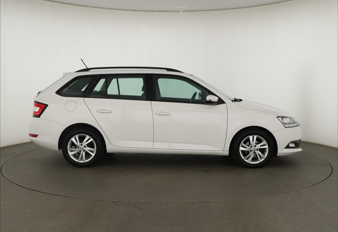 2021 Škoda FABIA - 8