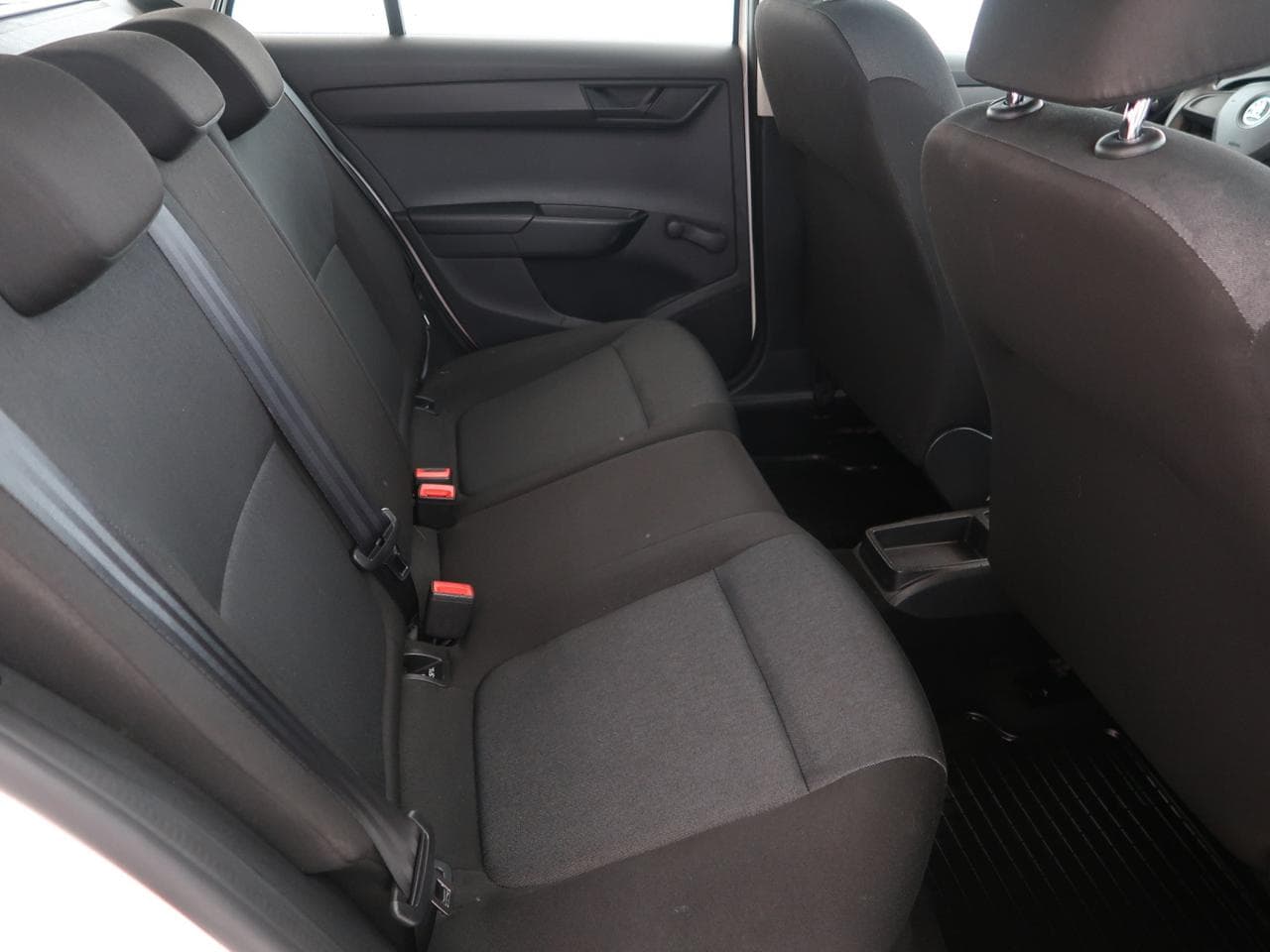 2015 Škoda FABIA - 13