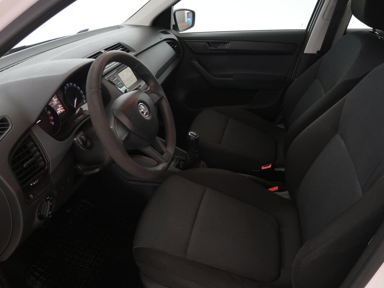 2015 Škoda FABIA - 16