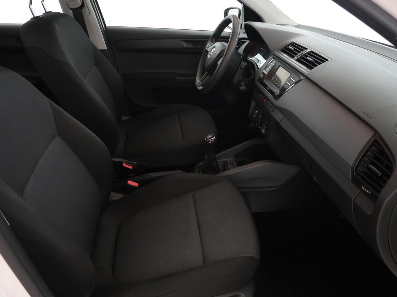 2015 Škoda FABIA - 12