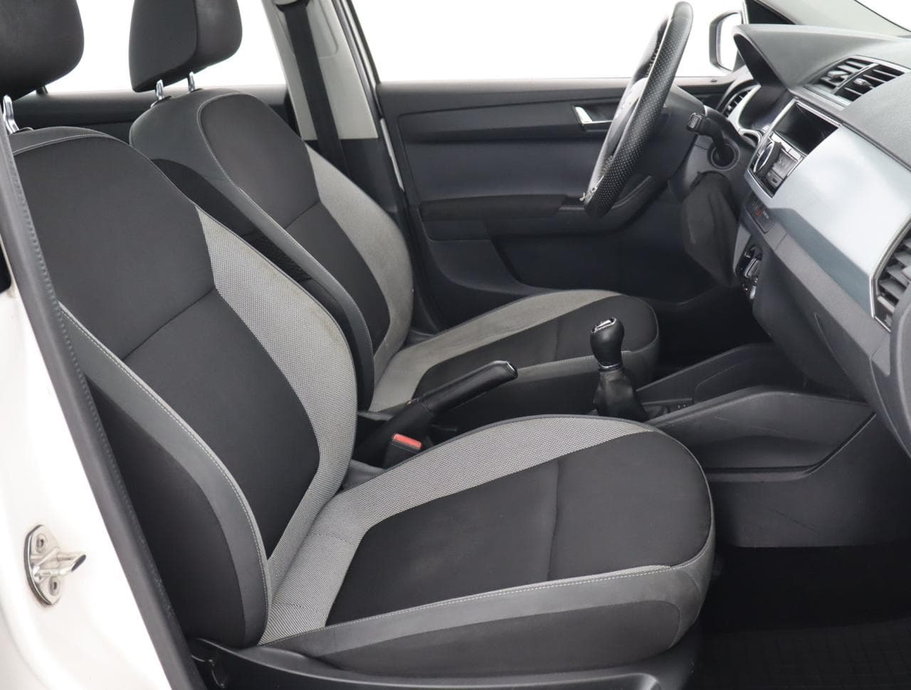 2015 Škoda FABIA - 12