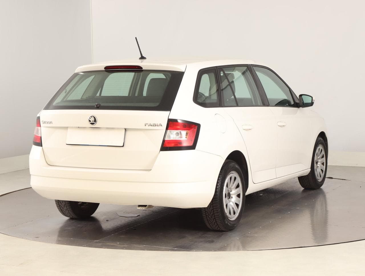 2015 Škoda FABIA - 7