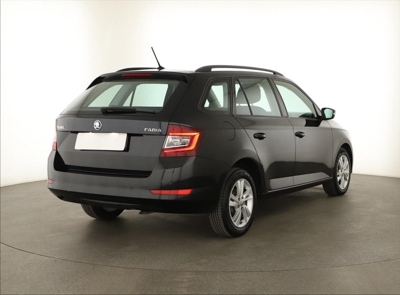 2019 Škoda FABIA - 12