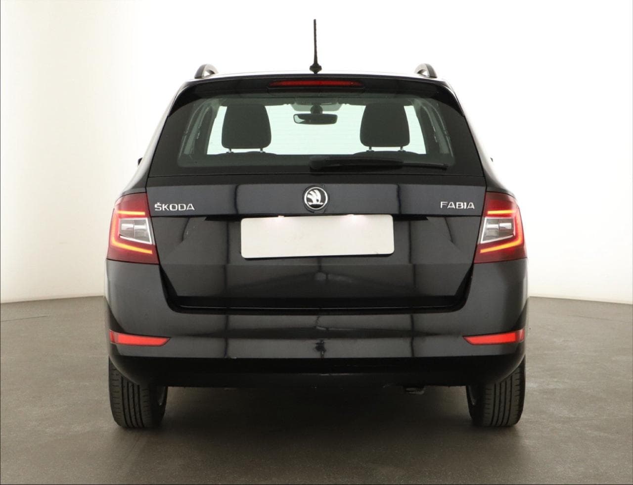 2019 Škoda FABIA - 10