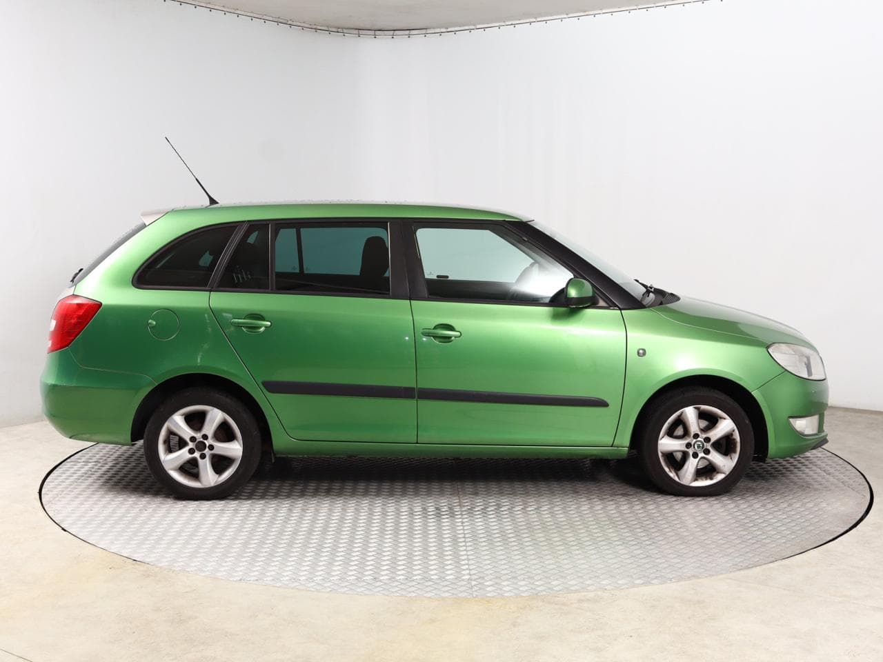 2010 Škoda FABIA - 8