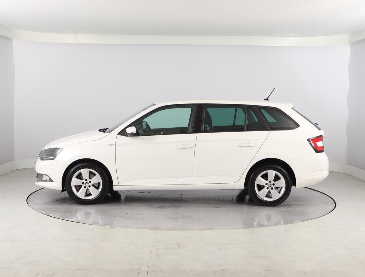 2015 Škoda FABIA - 4