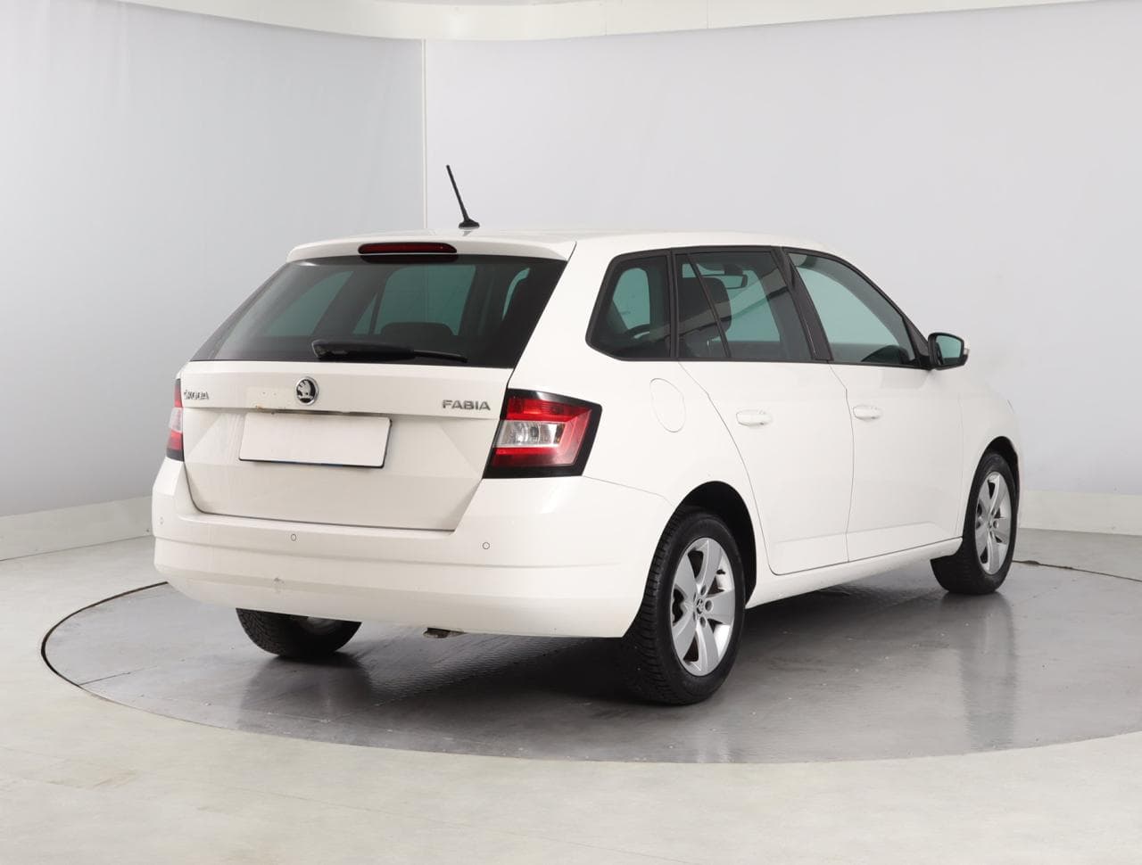 2015 Škoda FABIA - 7