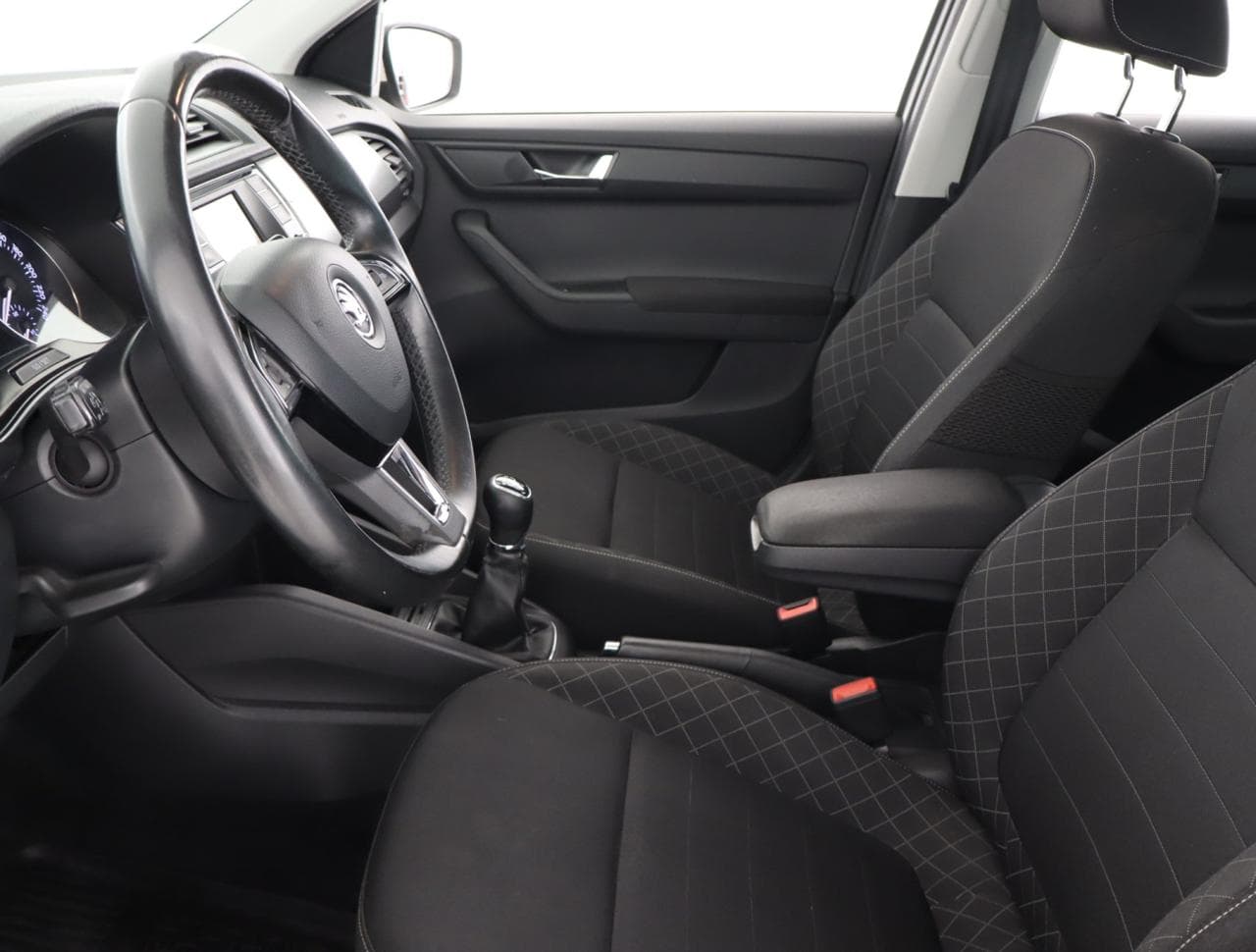 2015 Škoda FABIA - 16