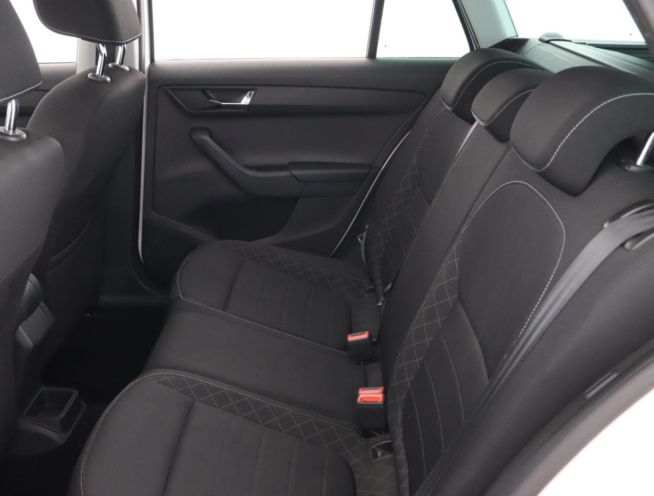 2015 Škoda FABIA - 15