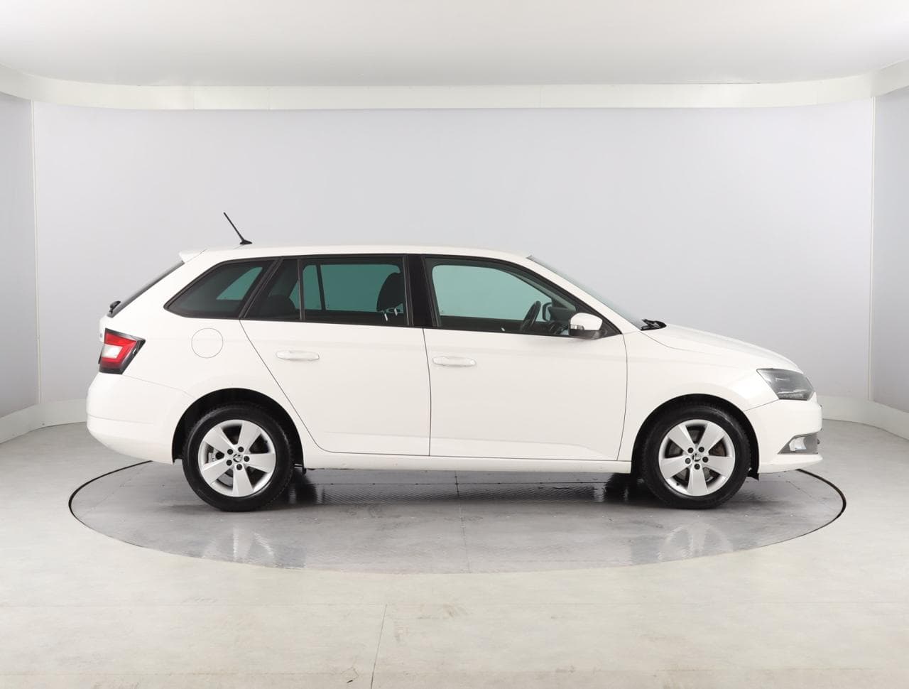 2015 Škoda FABIA - 8