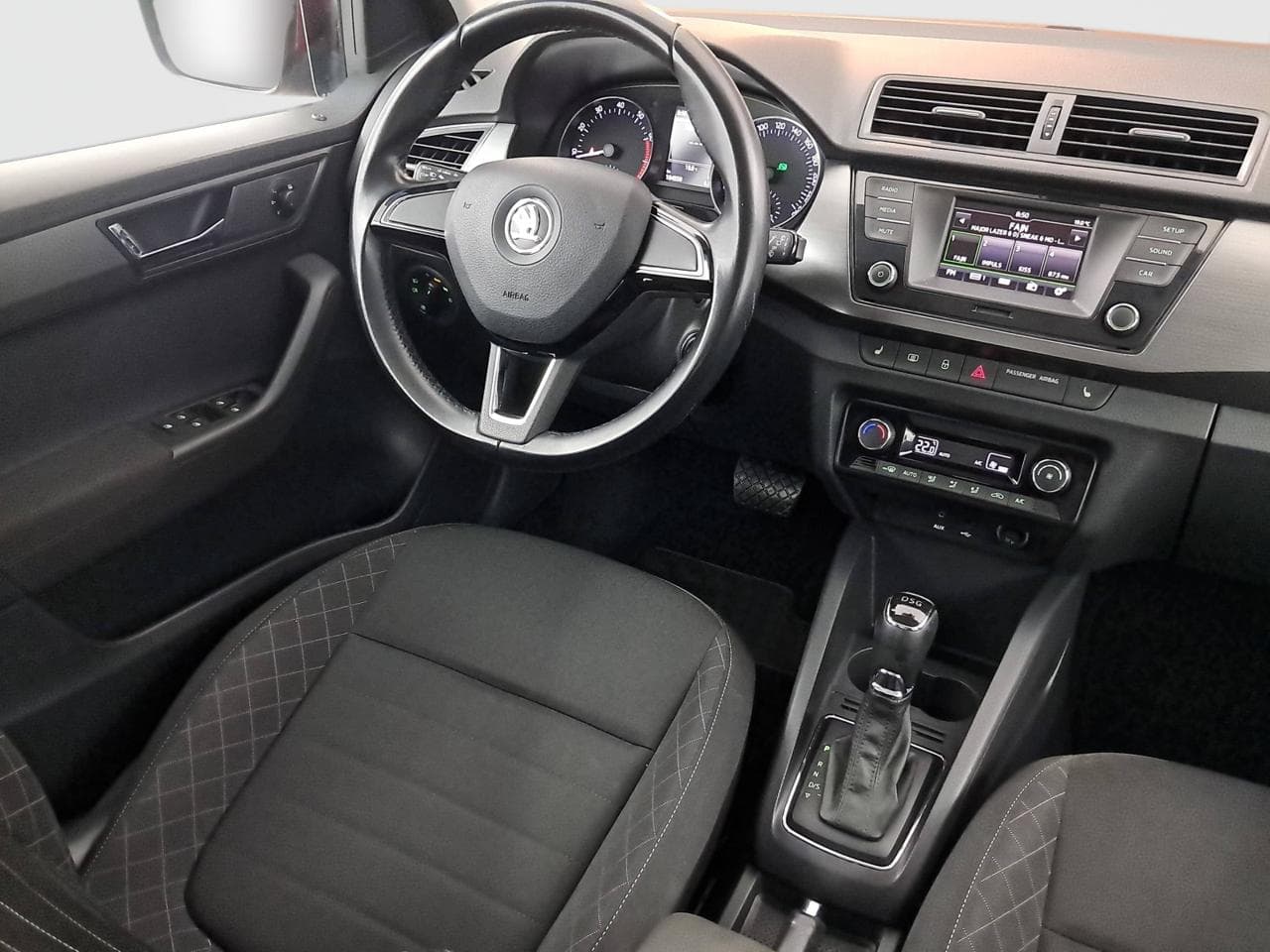 2015 Škoda FABIA - 11