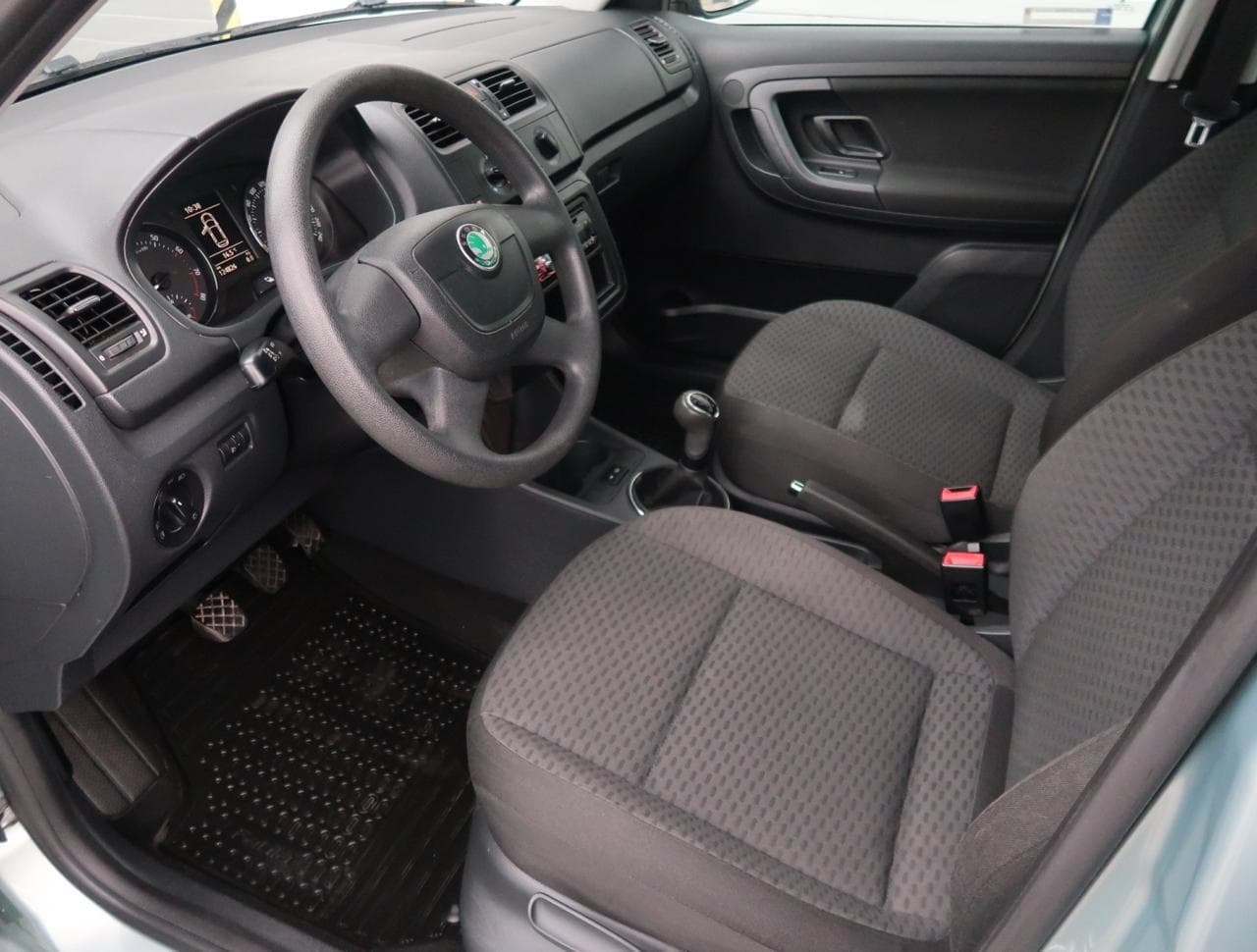 2012 Škoda FABIA - 16