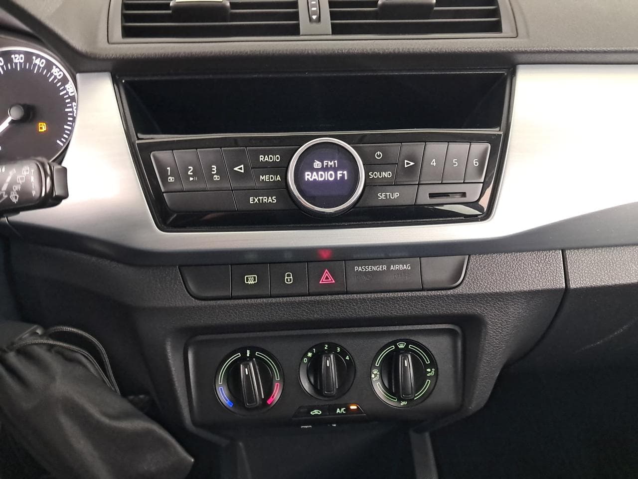 2015 Škoda FABIA - 32