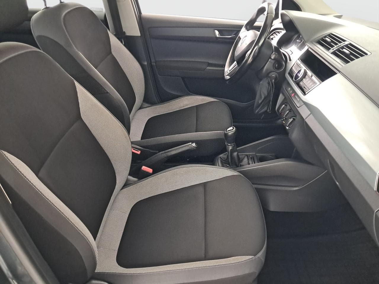 2015 Škoda FABIA - 21