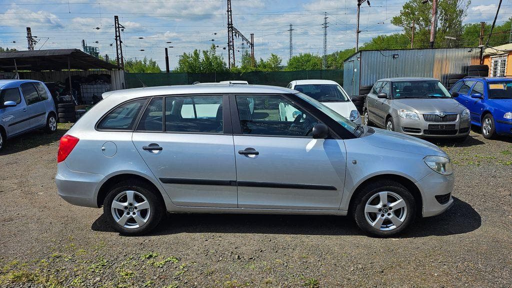 2011 Škoda FABIA - 26