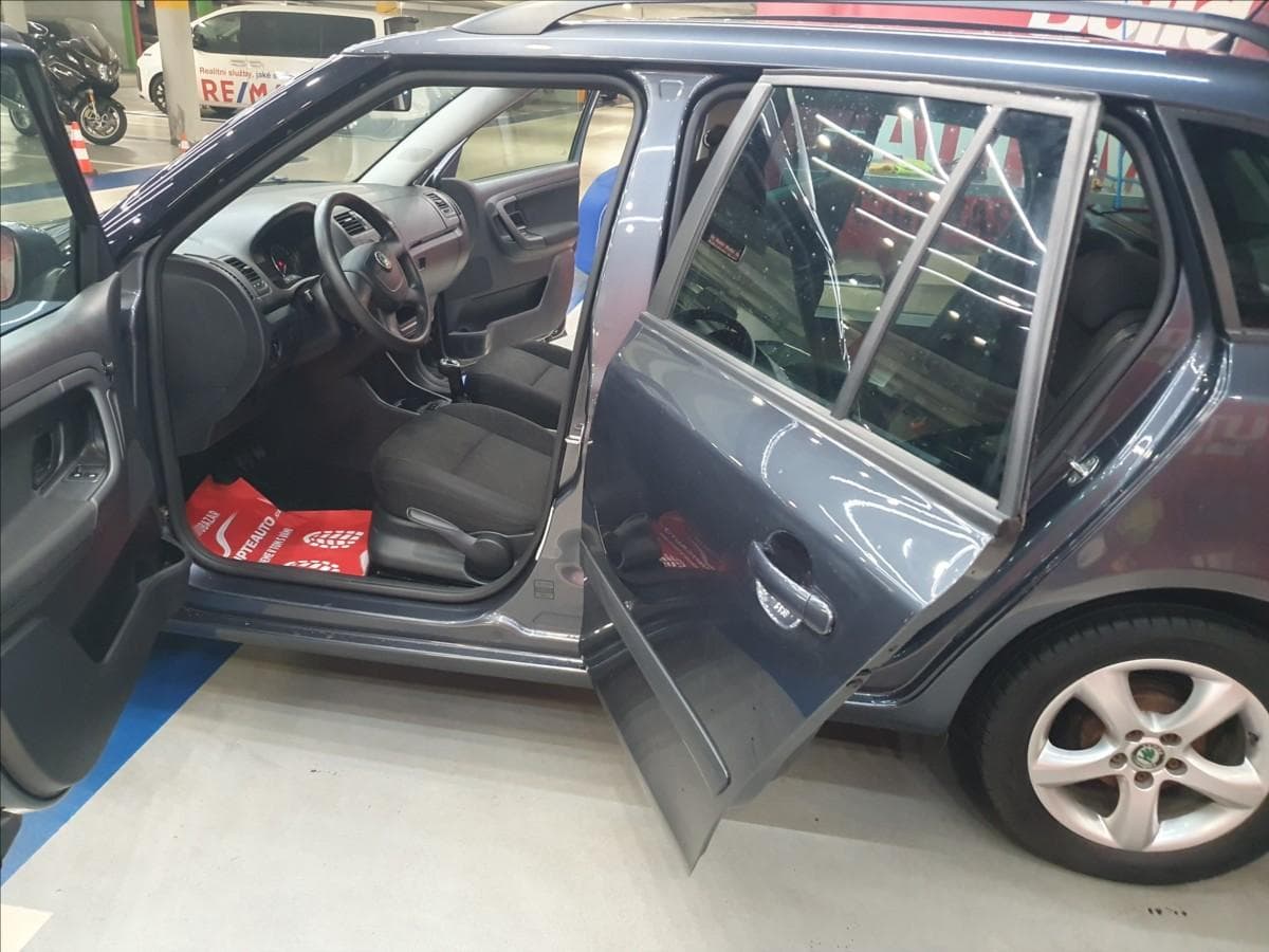2012 Škoda FABIA - 16
