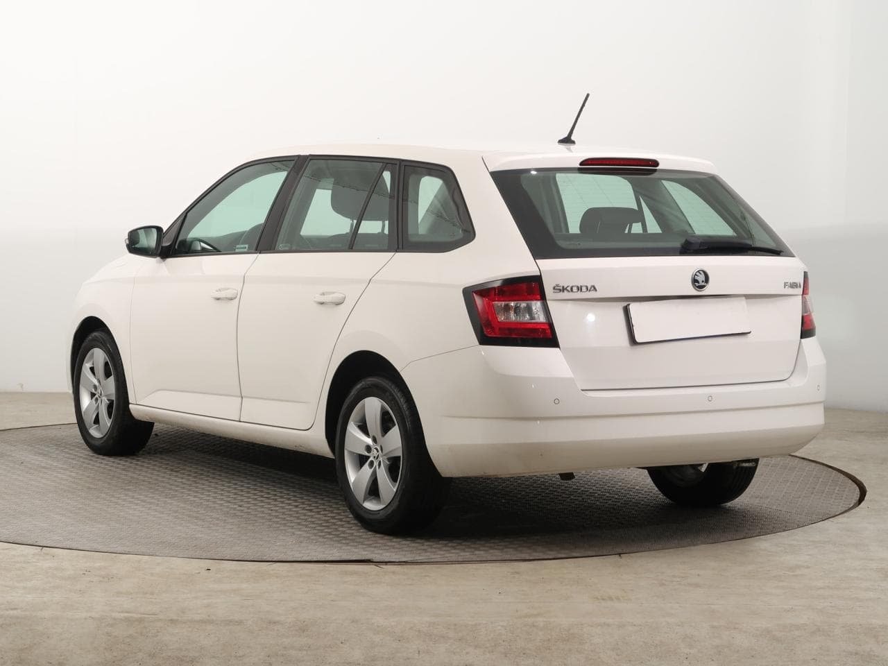 2017 Škoda FABIA - 8