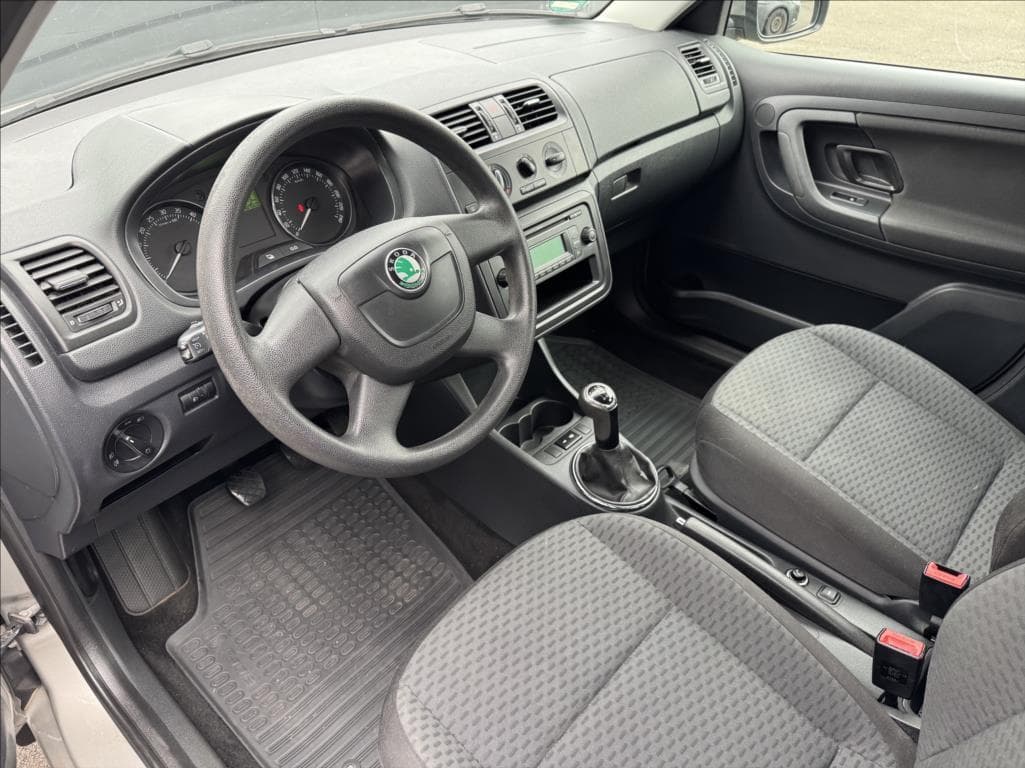 2011 Škoda FABIA - 23