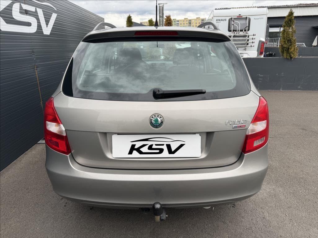 2011 Škoda FABIA - 13