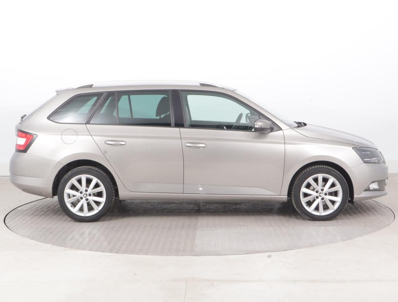 2016 Škoda FABIA - 13