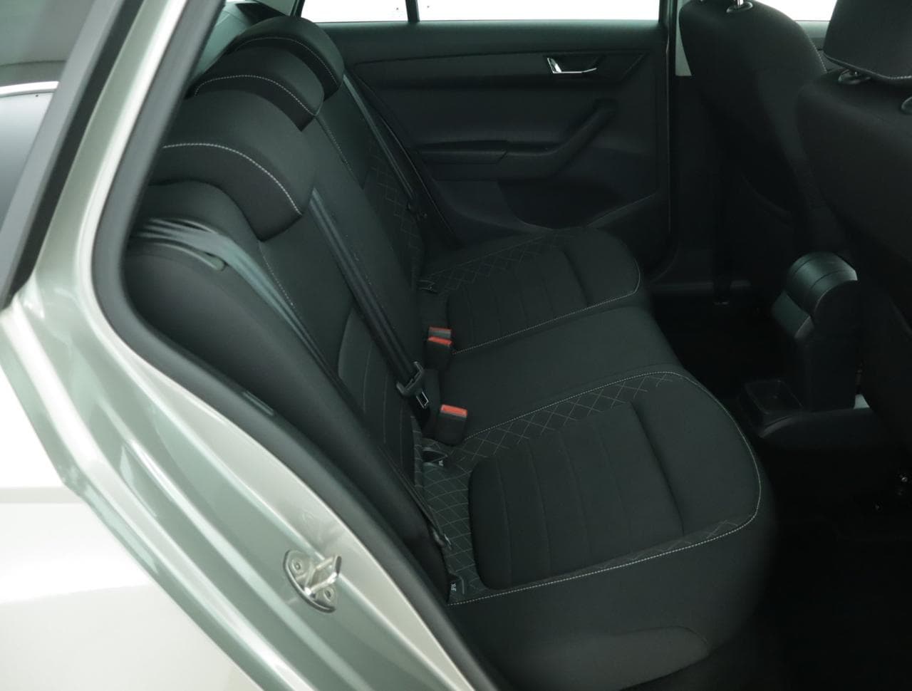 2016 Škoda FABIA - 23