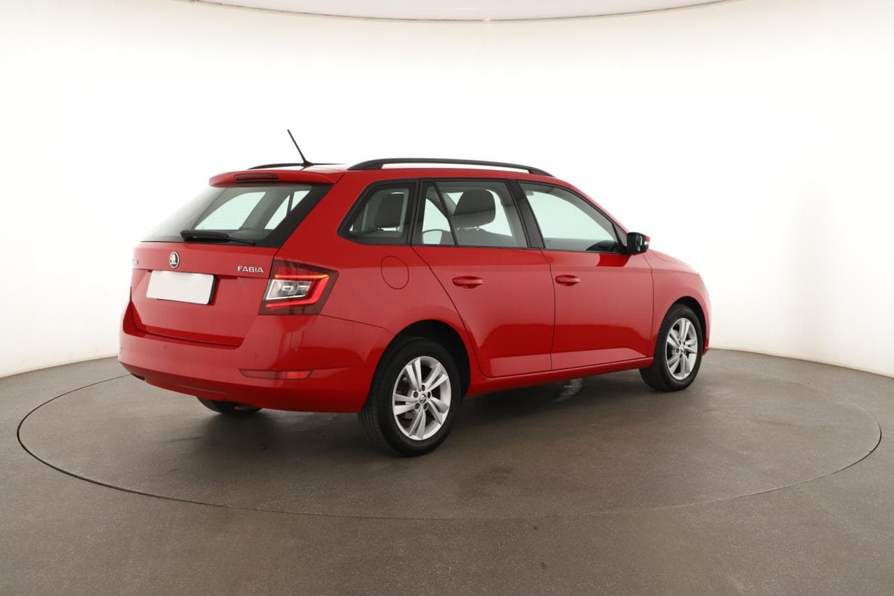 2019 Škoda FABIA - 11