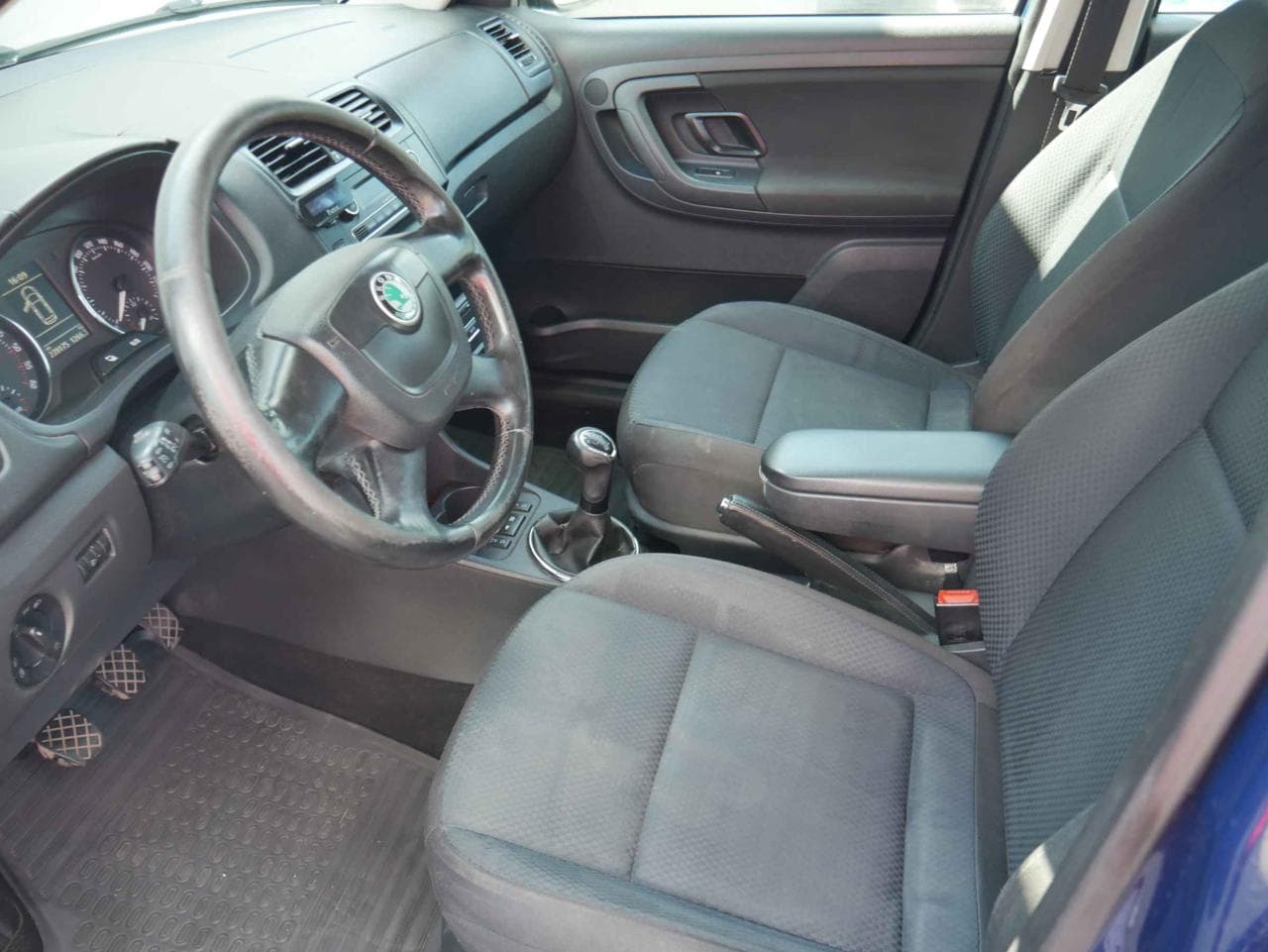 2010 Škoda FABIA - 11