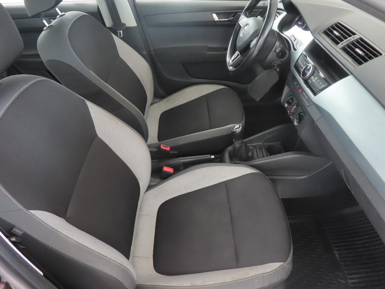 2015 Škoda FABIA - 23