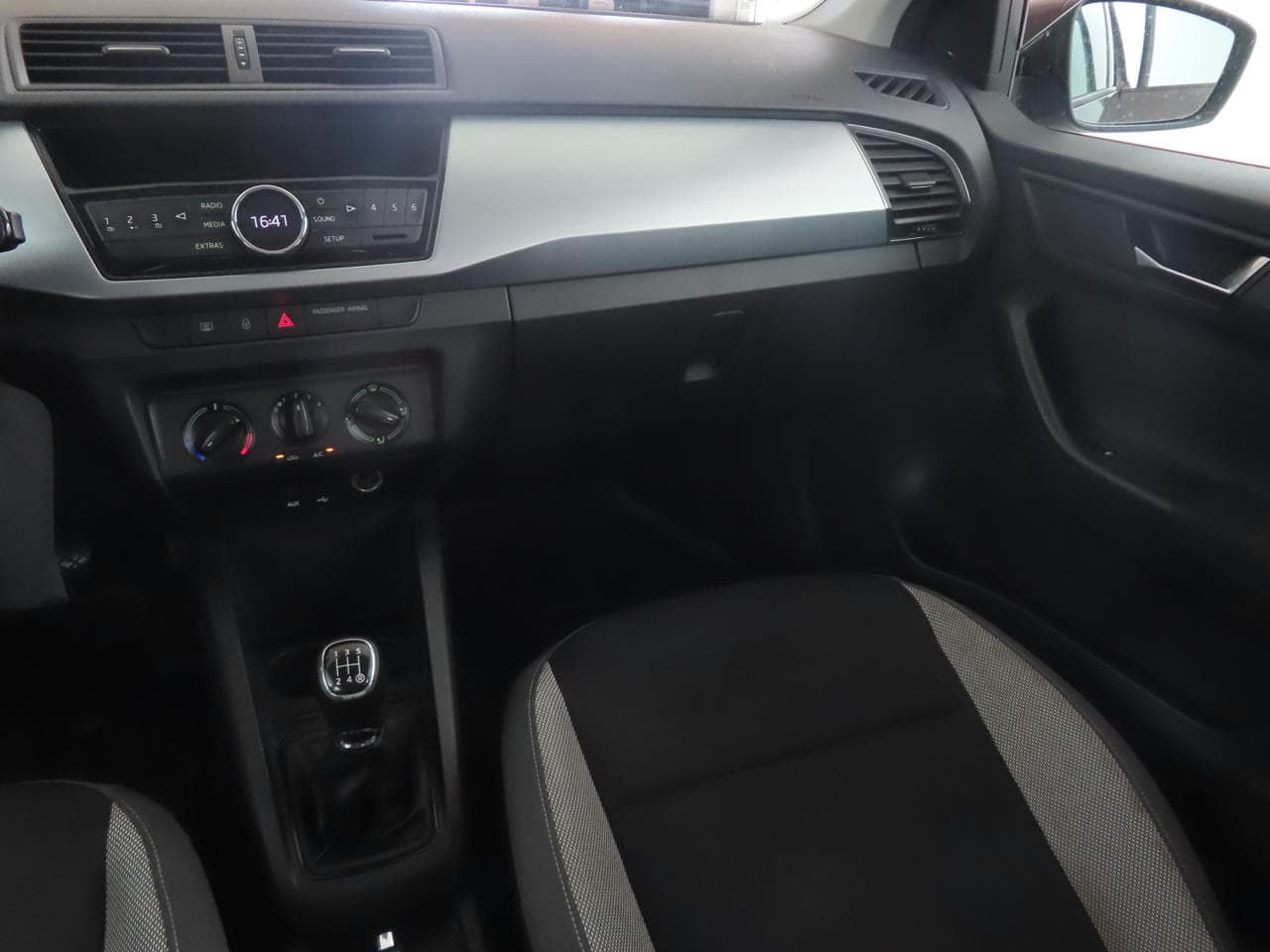 2015 Škoda FABIA - 21