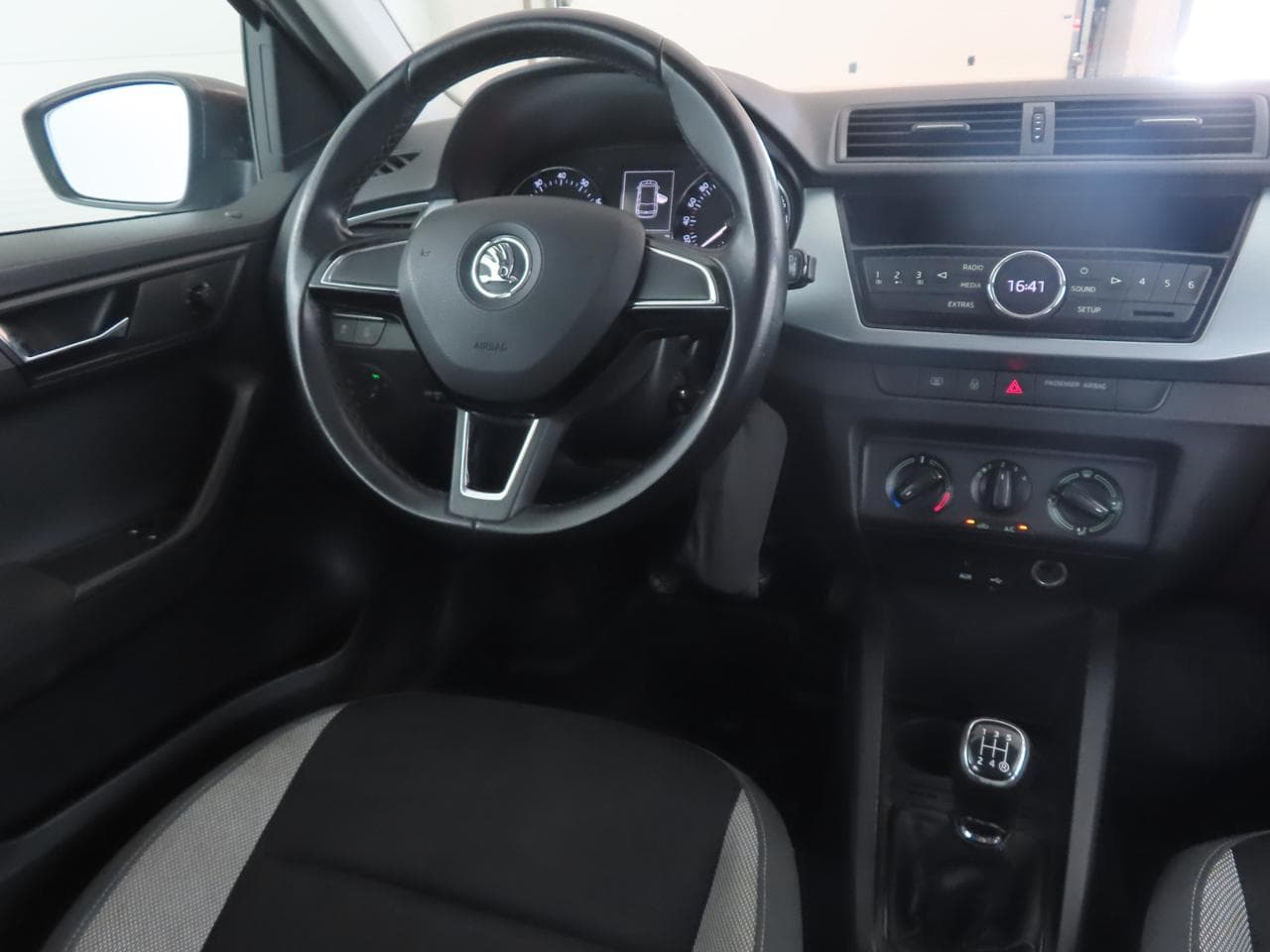2015 Škoda FABIA - 17